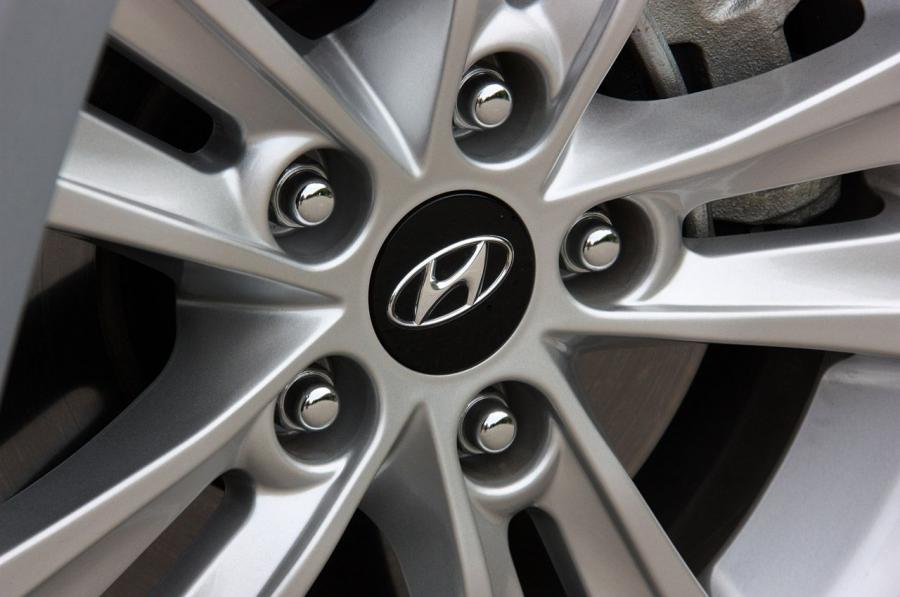  Hyundai Sonata GLS 2011 года  (фото 36 из 41)